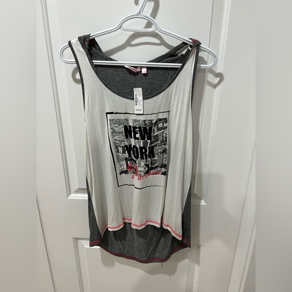 La Vie en Rose Tank with hood - Picture 1 of 3